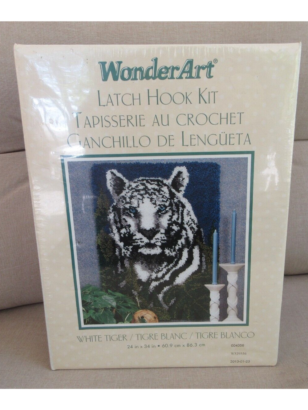 CARRON WONDER ART LATCH HOOK KIT WHITE TIGER, 24X34, NEW SEALED